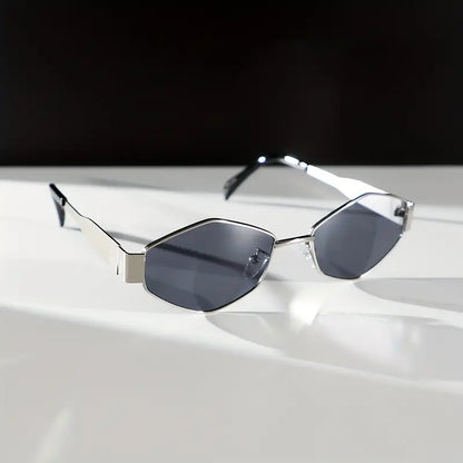 Chic Silvery Geometric Cat Eye Fashion Glasses for Women - Elegant Metal Frame, Anti-Reflective Lens, Perfect for Golf & Vacation